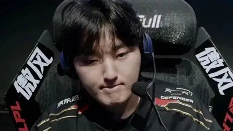 2025年英雄联盟全球总决赛瑞士轮赛制升级，0-2队伍逆袭频现，竞争激烈程度创历年新高-小艾电竞